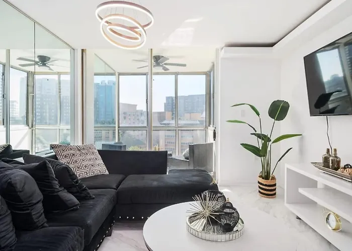 2B Downtown Atl Condo Free Parking 24H Concierge Lm707