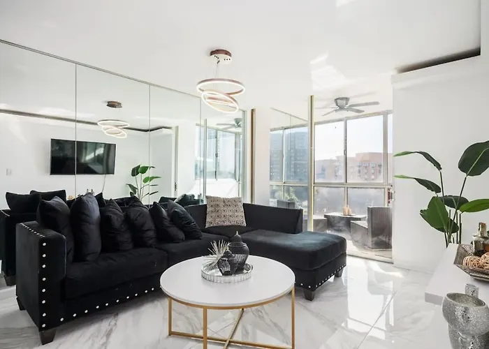 2B Downtown Atl Condo Free Parking 24H Concierge Lm707
